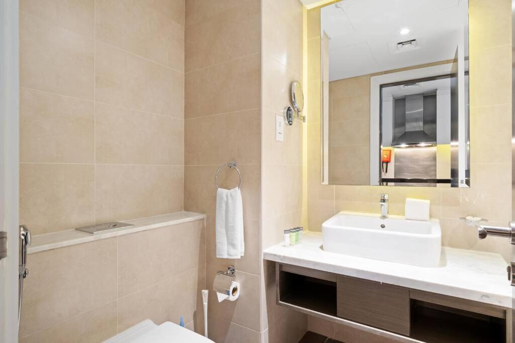 Luxury Smart Studio With Canal View Business Bay Apartment