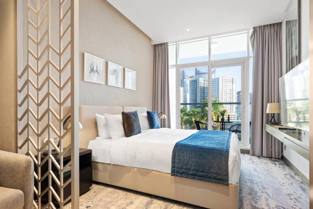 Luxury Smart Studio With Canal View Business Bay