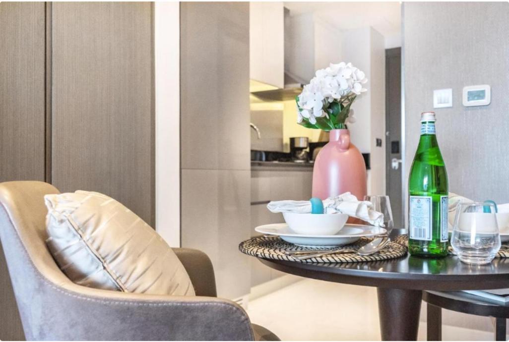 Apartment Luxury Smart Studio With Canal View Business Bay Dubai