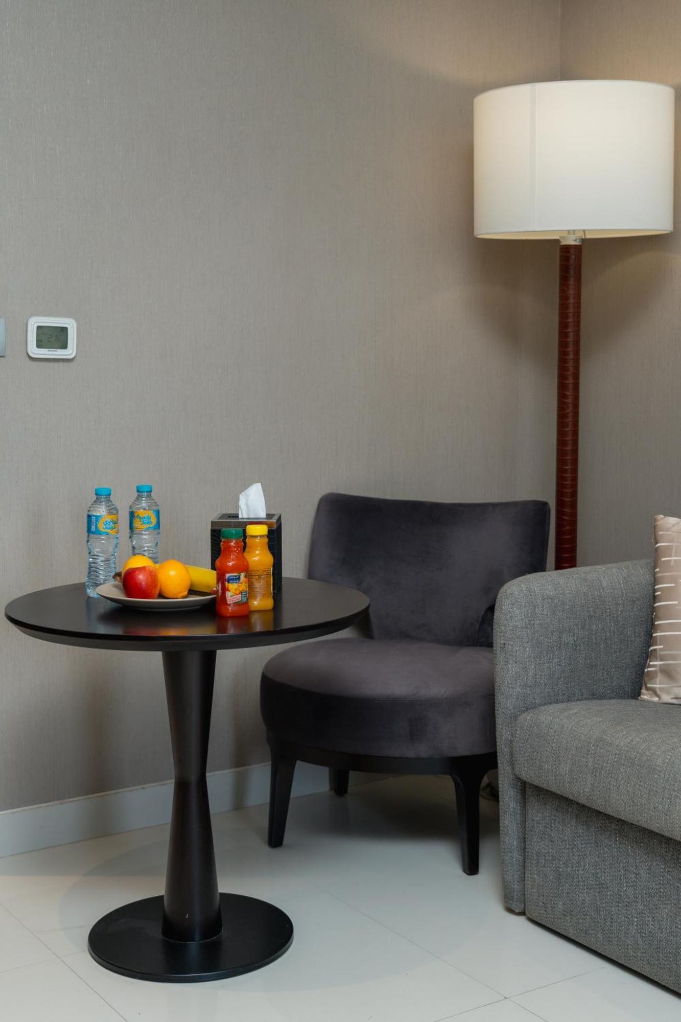 Luxury Smart Studio With Canal View Business Bay Dubai