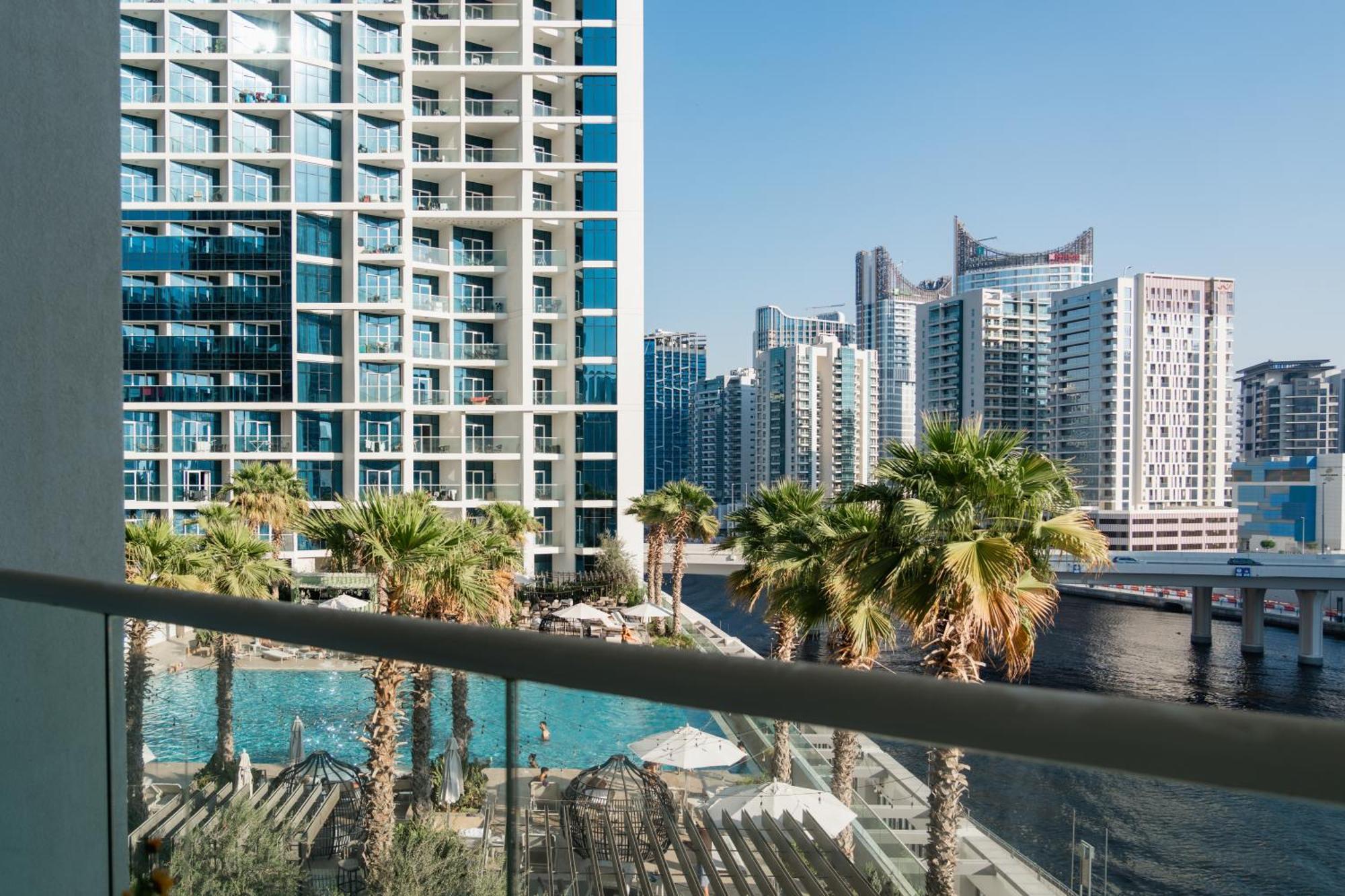 Apartment Luxury Smart Studio With Canal View Business Bay Dubai