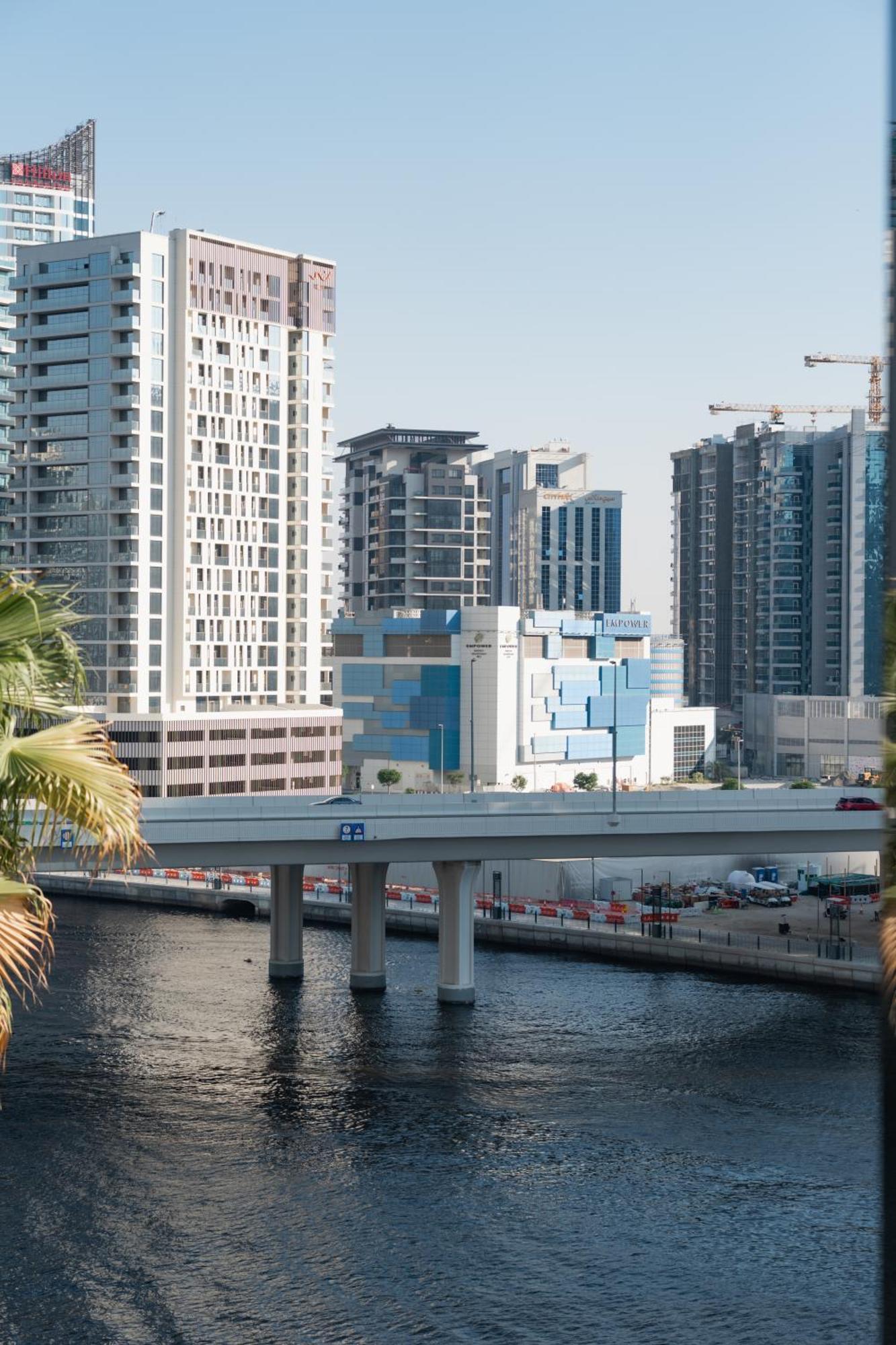 Luxury Smart Studio With Canal View Business Bay Apartment *