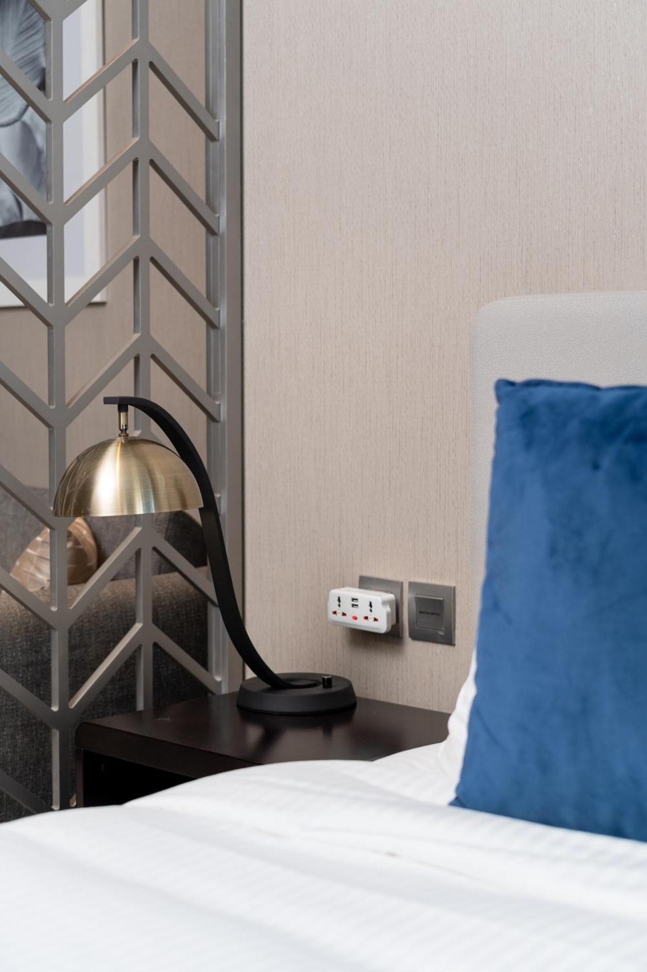 Apartment Luxury Smart Studio With Canal View Business Bay Dubai
